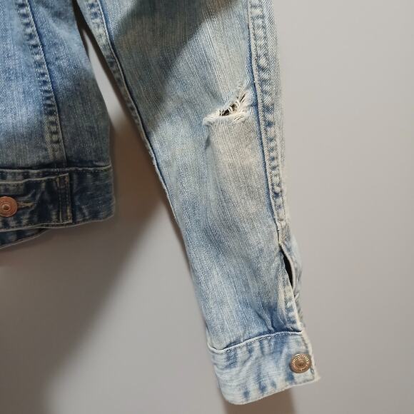 H&M Denim Jean Jacket Womens 8 Trucker 100% Cotton Light Acid Wash Distressed - Picture 6 of 9